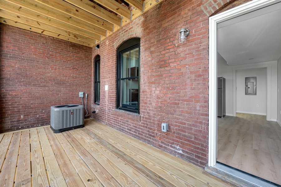 AVAILABLE FOR THIS SCHOOL YEAR AND NEXT SCHOOL YEAR - BEAUTIFUL BRAND NEW UNIT NEXT TO CLARK - 4 Bedrooms 2 Bathrooms image