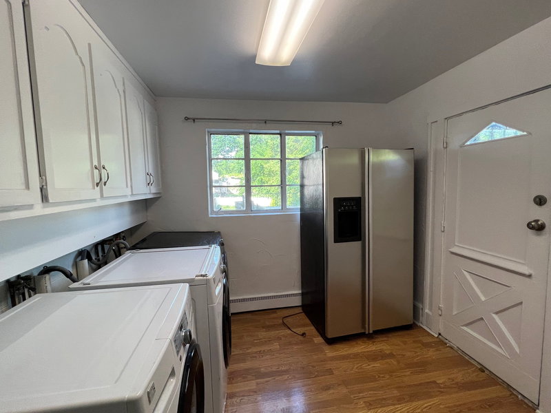 North End 8 bedrooms/7 entrance huge castle, great for sport team or a group available 5/31/26 image