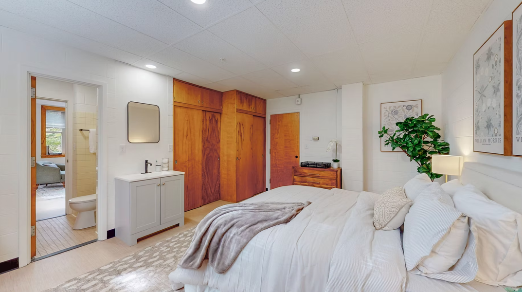 Parkline Apartments | Troy, NY Off-Campus Housing image