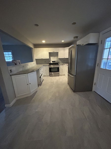 Luxurious 4-Bedroom Student House Near SHU Campus  - photo 2