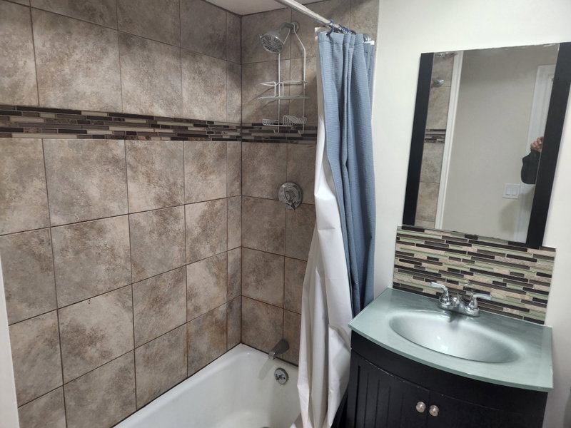 28 Lancaster St #2R (Near WPI) Heat Included image