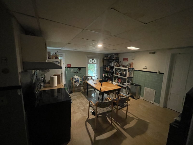 Single Room, 4 min walk to WPI. 3 Months rent already paid image