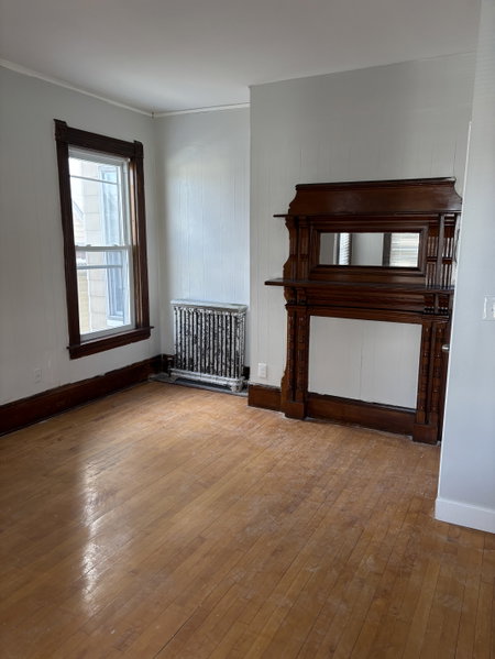 4 bedroom Apt Near Clark U image
