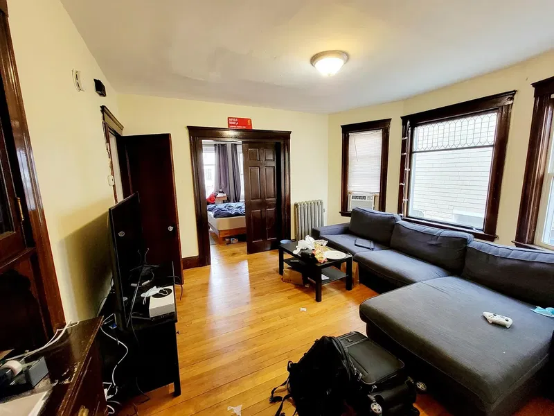 142 W Adams St image