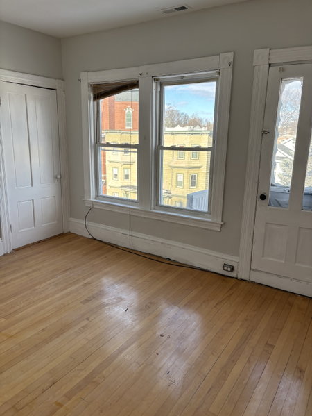 4 bedroom Apt Near Clark U image