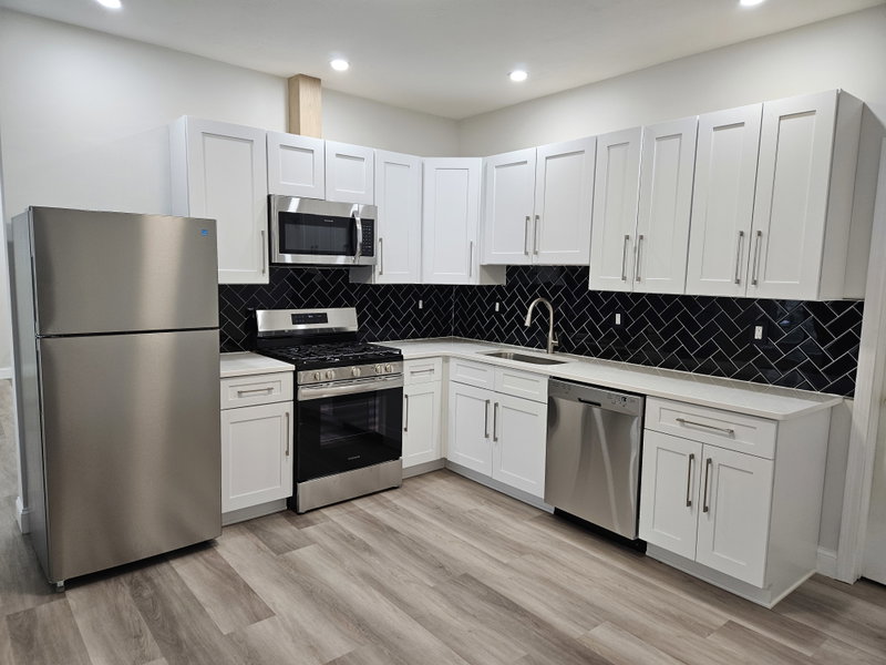 28 Lancaster St #1R (Near WPI)  image