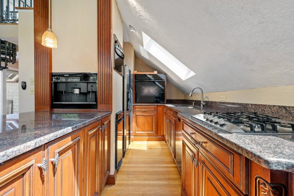 62 Cedar St Apartment 8 image