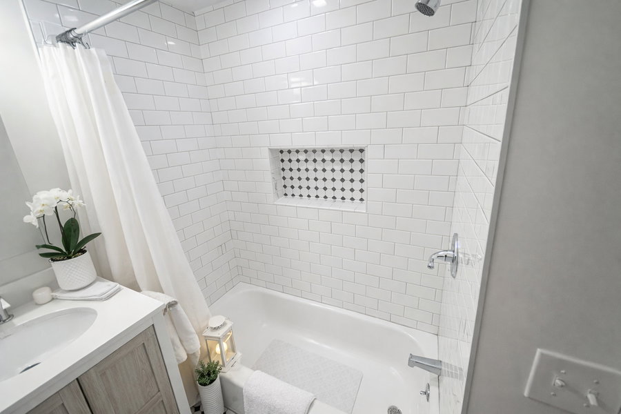 Lovely two bed near campus image