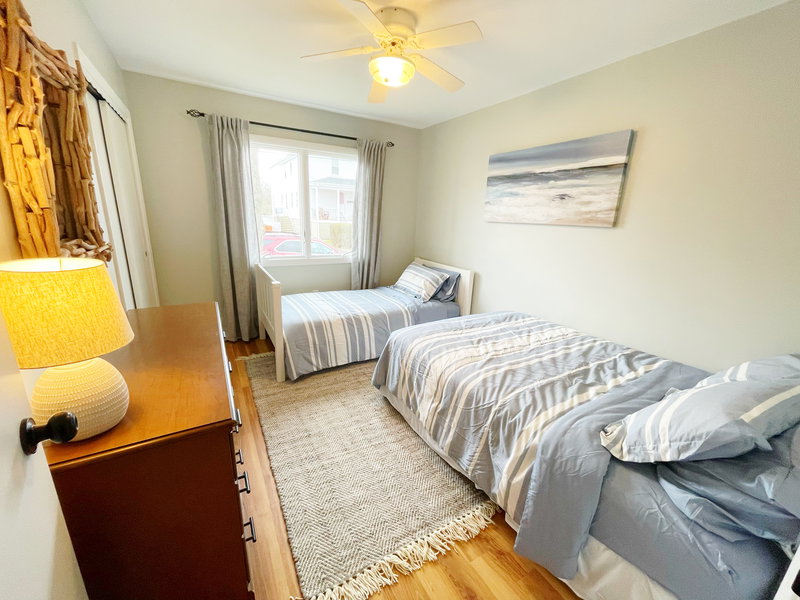 Newly Renovated Furnished 3BR in Bristol · 1 Mile to RWU · Walk to Downtown image