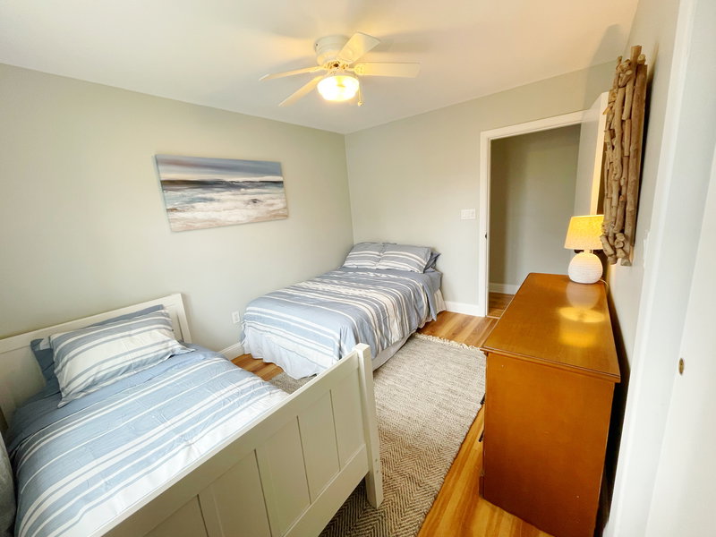 Newly Renovated Furnished 3BR in Bristol · 1 Mile to RWU · Walk to Downtown image