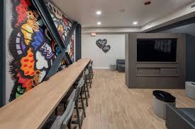 Uno On Chestnut image