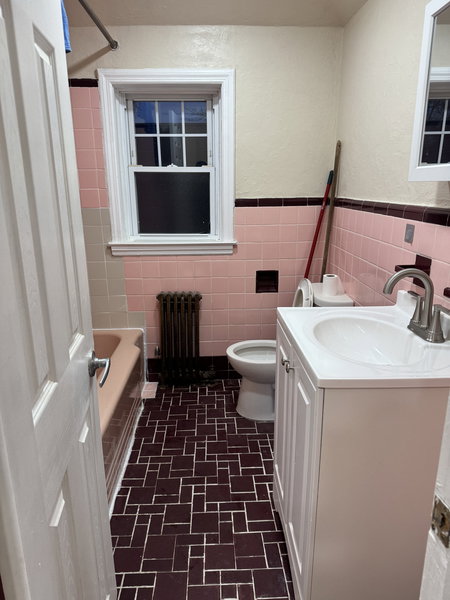 TWO BEDROOM APARTMENT FOR RENT A FEW BLOCKS FROM ST. JOHN'S UNIVERSITY image