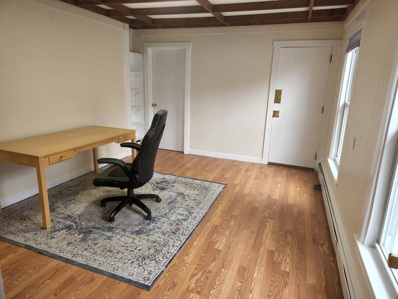 28 Lancaster St #2R (Near WPI) Heat Included image