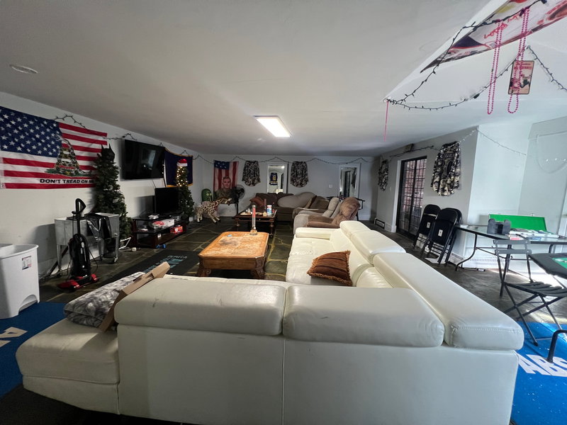 North End 8 bedrooms/7 entrance huge castle, great for sport team or a group available 5/31/26 image