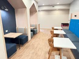 Uno On Chestnut image