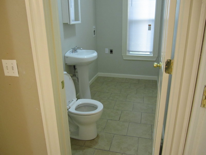 18 Home St. (Near WPI) image