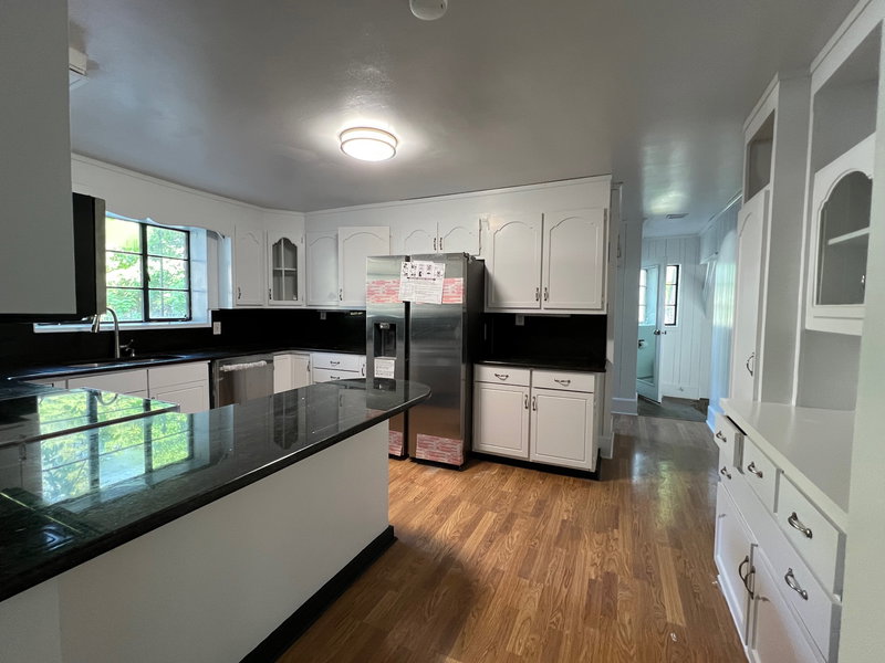 North End 8 bedrooms/7 entrance huge castle, great for sport team or a group available 5/31/26 image