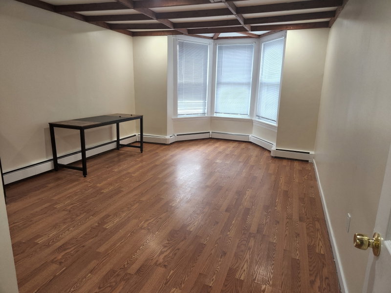 28 Lancaster St #2R (Near WPI) Heat Included image