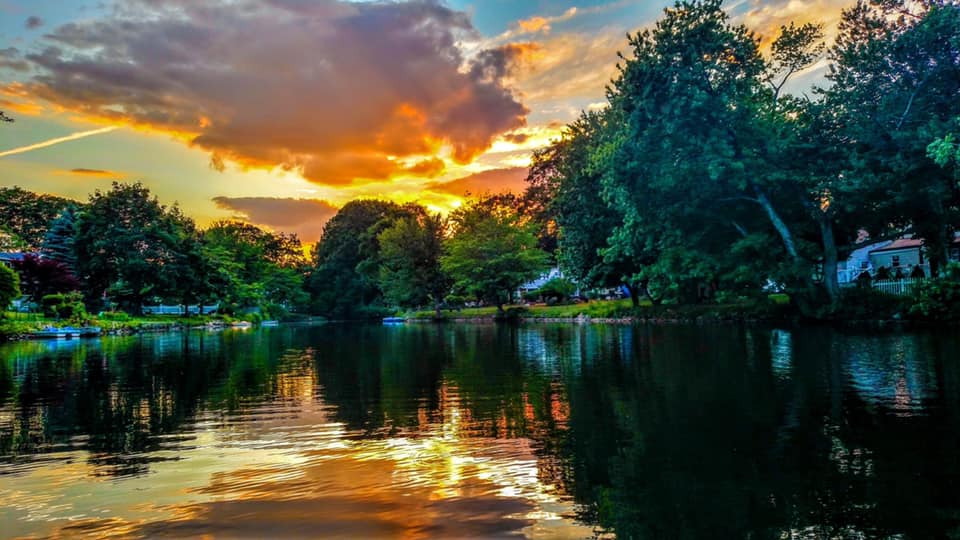 North End 8 bedrooms/7 entrance huge castle, great for sport team or a group available 5/31/26 image