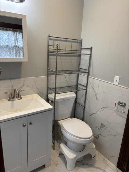 4 bedroom Apt Near Clark U image