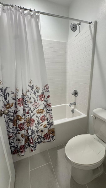A large room in a new house image