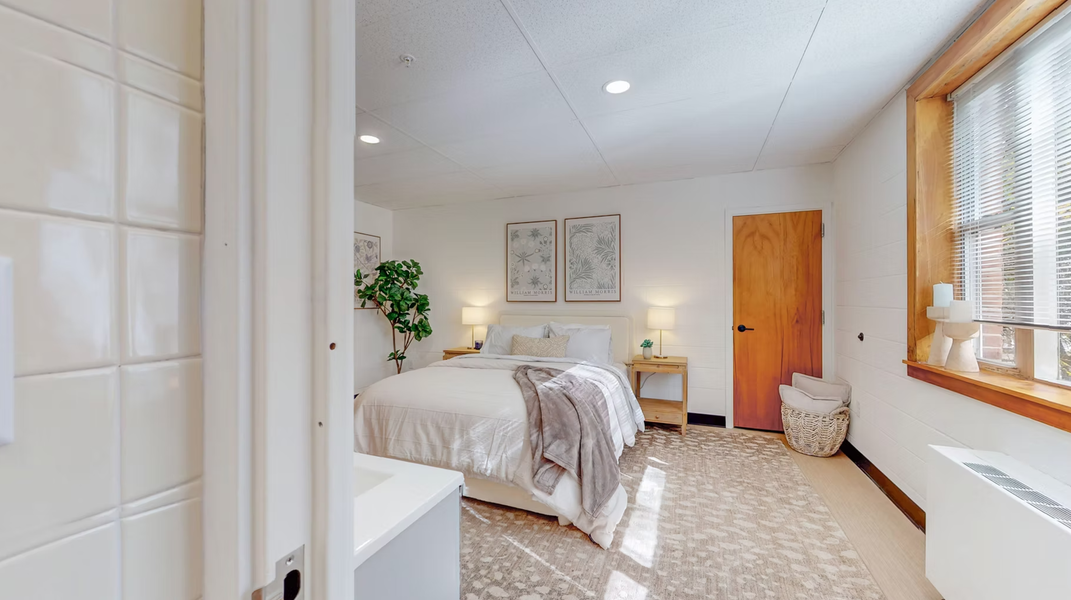 Parkline Apartments | Troy, NY Off-Campus Housing image