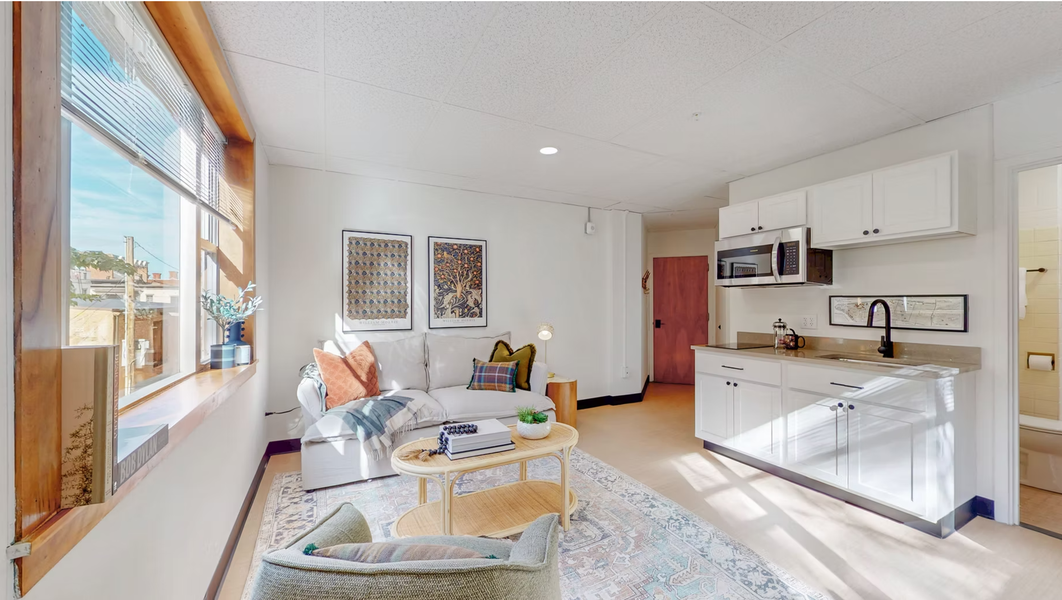 Parkline Apartments | Troy, NY Off-Campus Housing image