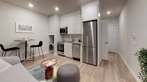 Uno On Chestnut image