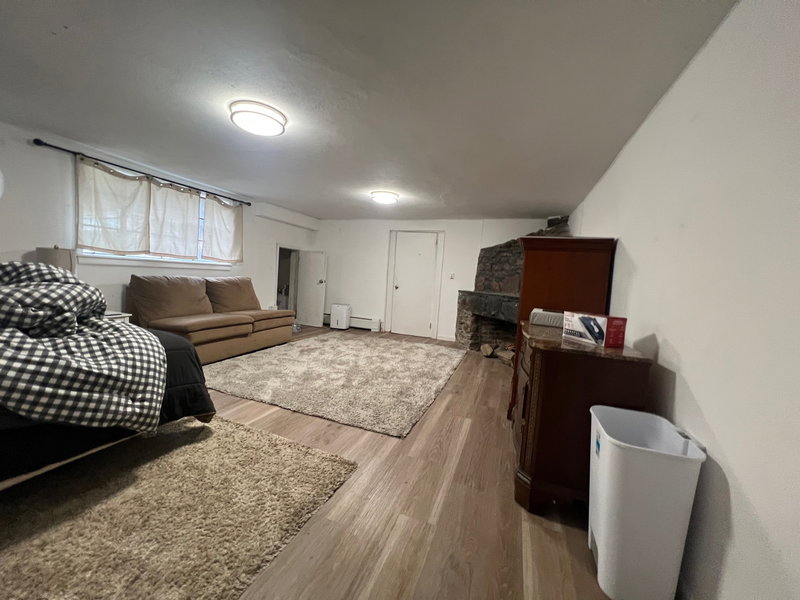 North End 8 bedrooms/7 entrance huge castle, great for sport team or a group available 5/31/26 image