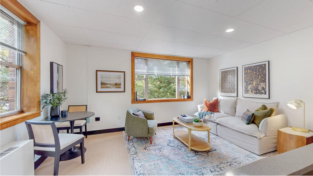 Parkline Apartments | Troy, NY Off-Campus Housing image