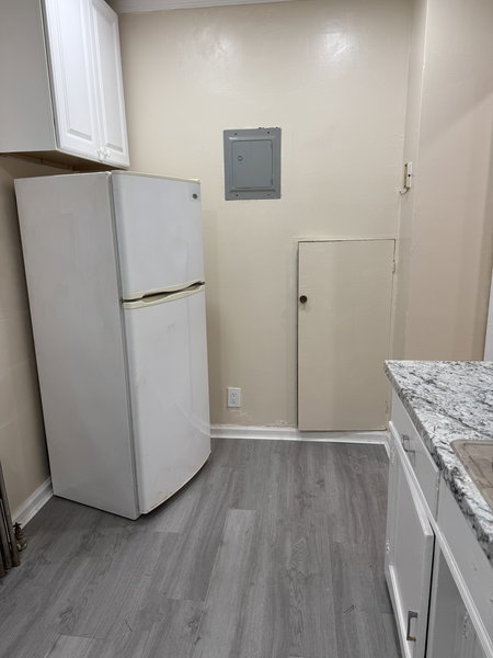 TWO BEDROOM APARTMENT FOR RENT A FEW BLOCKS FROM ST. JOHN'S UNIVERSITY image