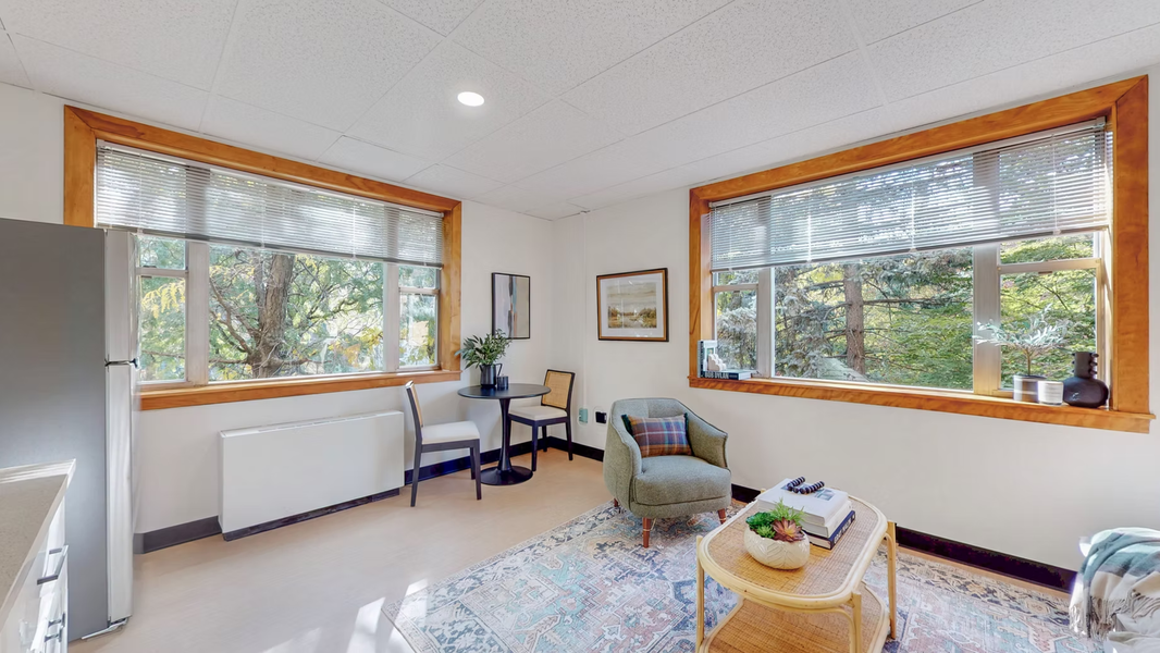 Parkline Apartments | Troy, NY Off-Campus Housing image