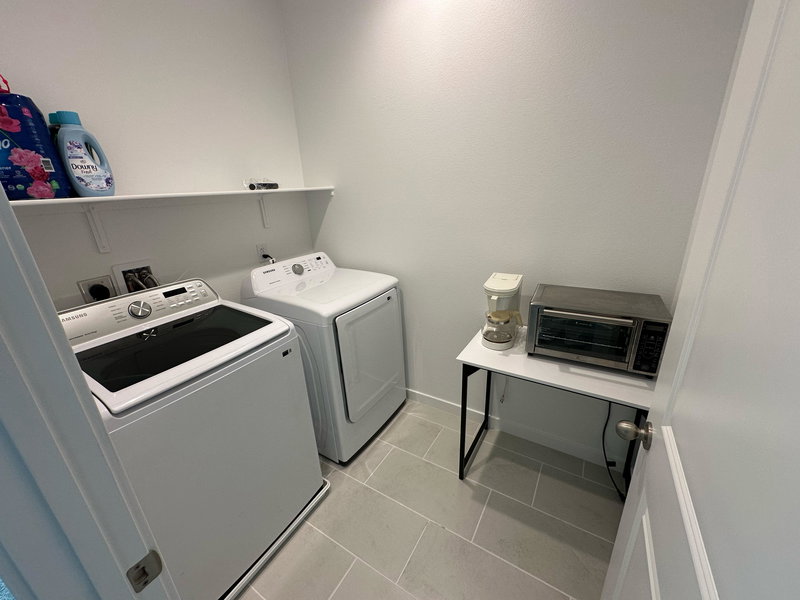 A large room in a new house image