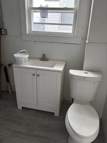 4 bedroom Apt Near Clark U image